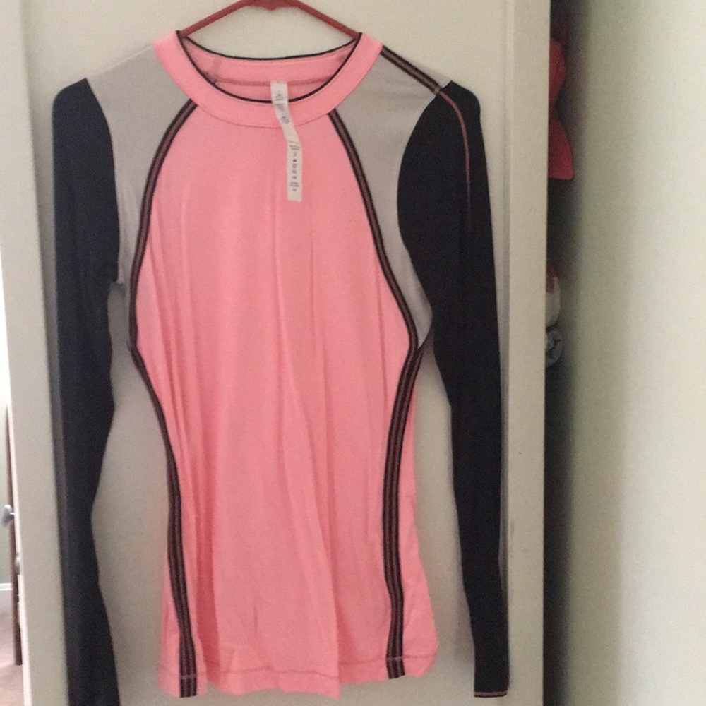 Lululemon running shirt